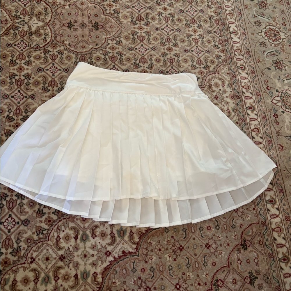 urban white pleated mini skirt size L